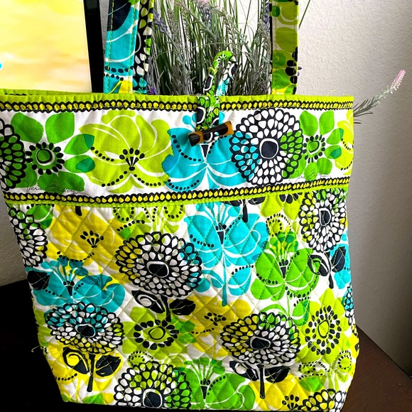Vera Bradley Tote - Picture 1 of 2